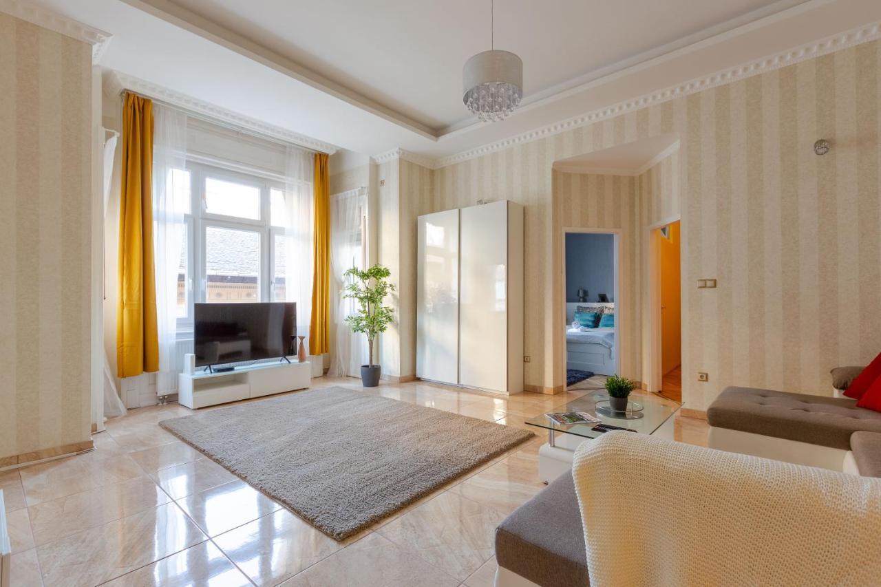 Luxury Downtown Home By Anna Budapest Esterno foto