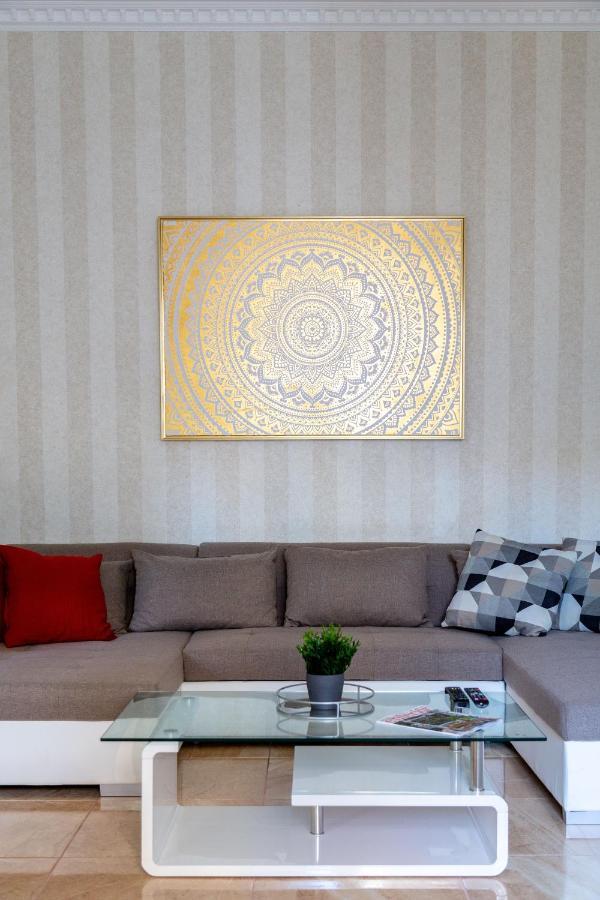 Luxury Downtown Home By Anna Budapest Esterno foto