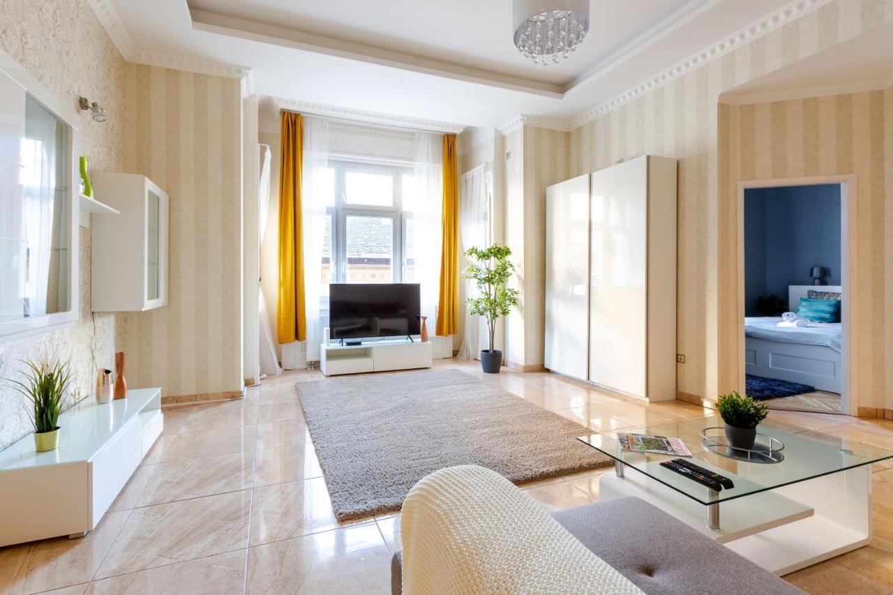 Luxury Downtown Home By Anna Budapest Esterno foto