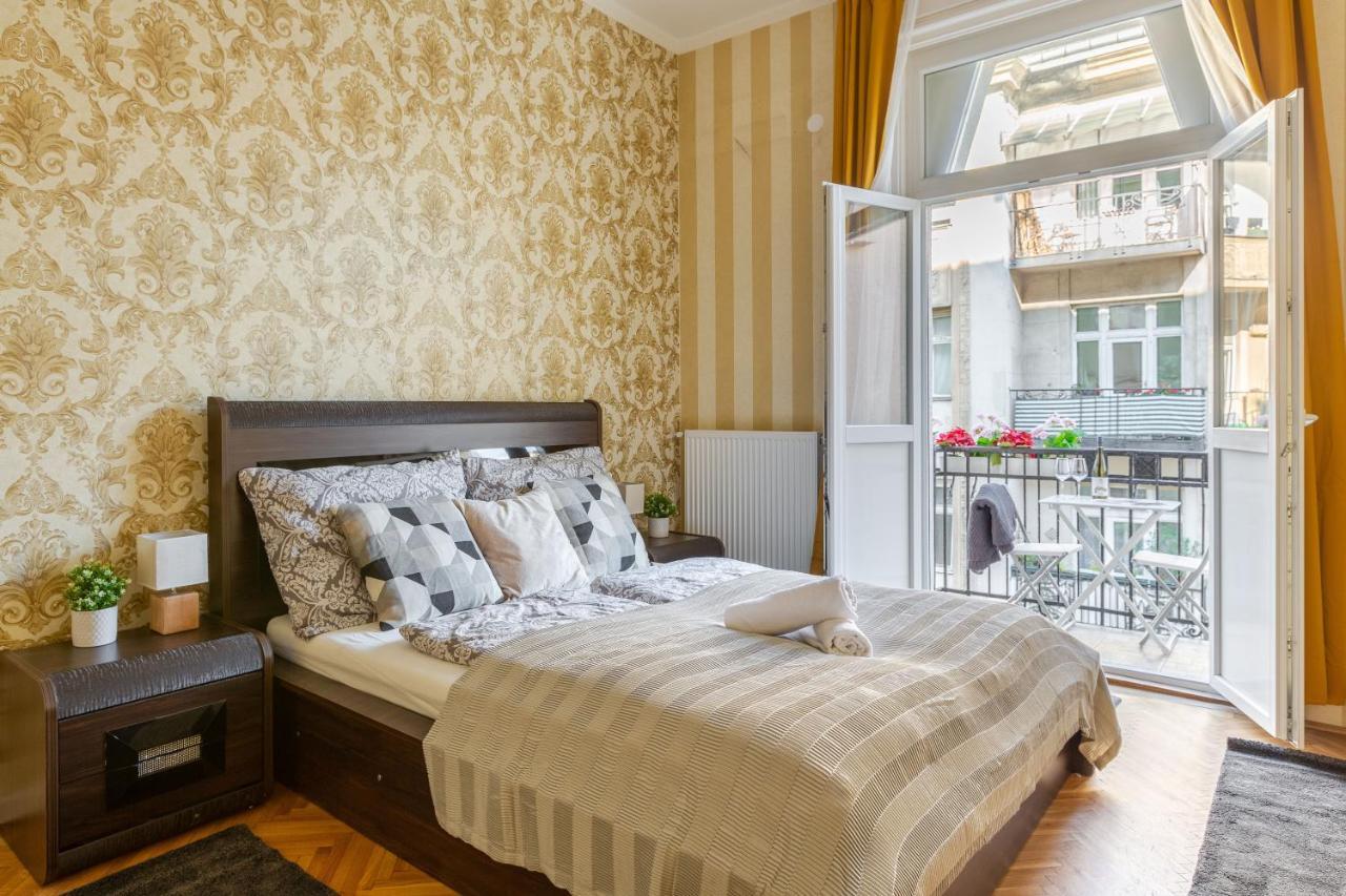 Luxury Downtown Home By Anna Budapest Esterno foto